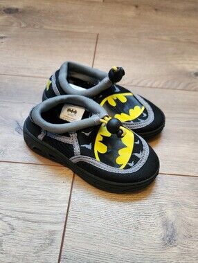 Boys 5/6 Batman Swim Shoes